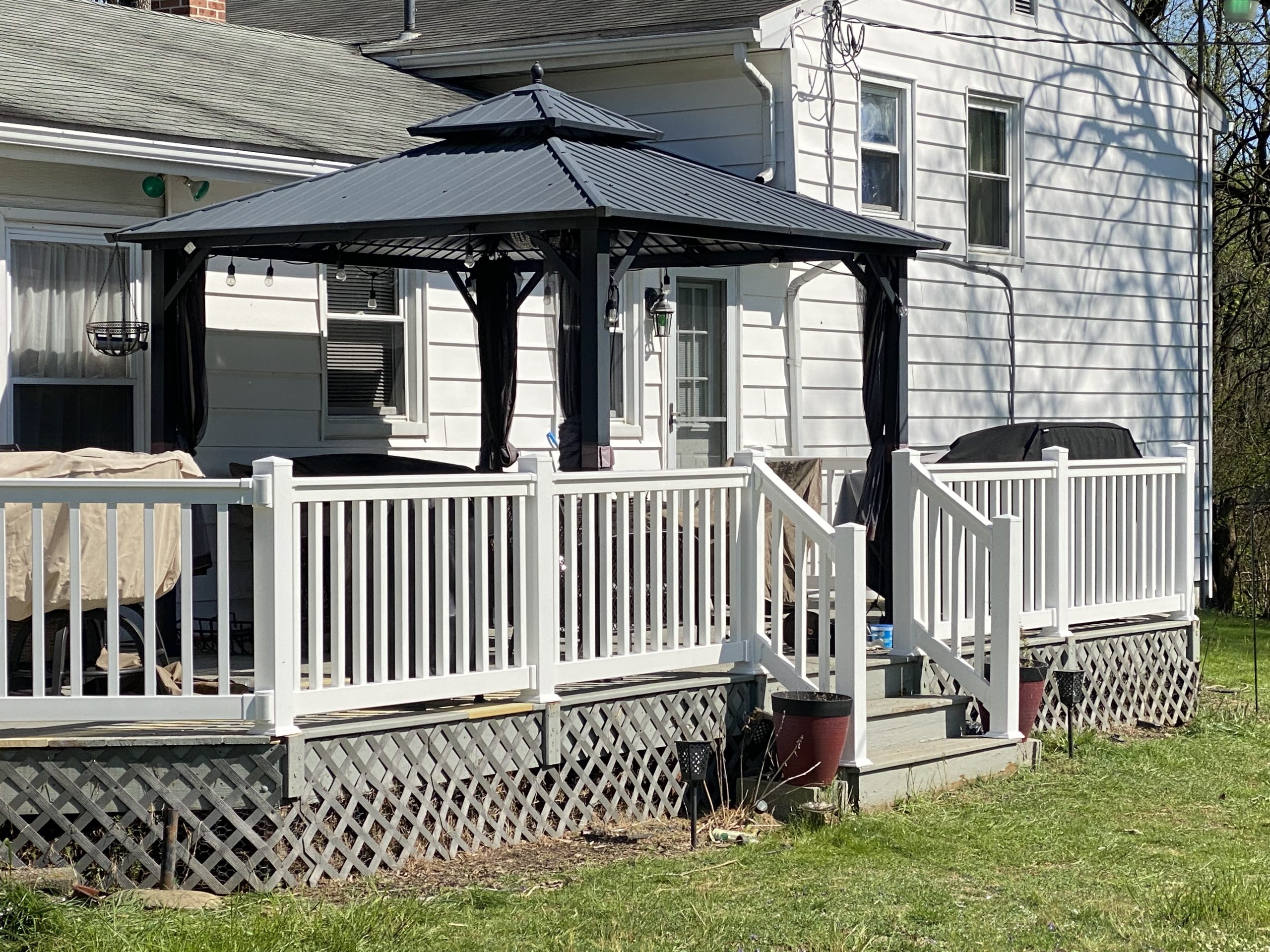 Hawk Valley Fencing Vinyl Railing